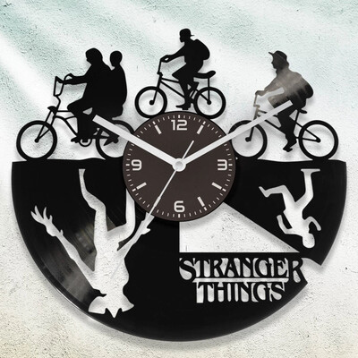 Stranger Things bakelit óra - Akár egyedi felirattal