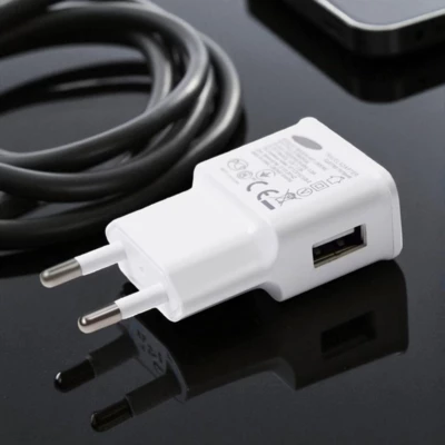 Hálózati töltő, USB aljzat (5V/2A)