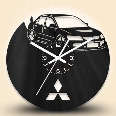 Mitsubishi Evolution autós fa falióra