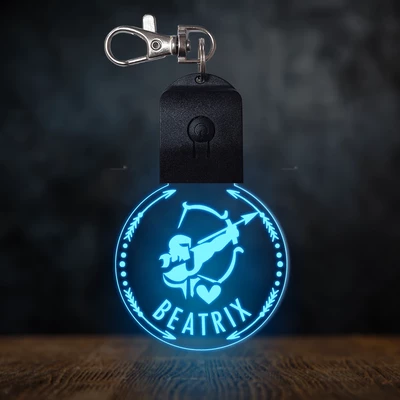 Nyilas csillagjegyes világító led kulcstartó - Egyedi felirattal