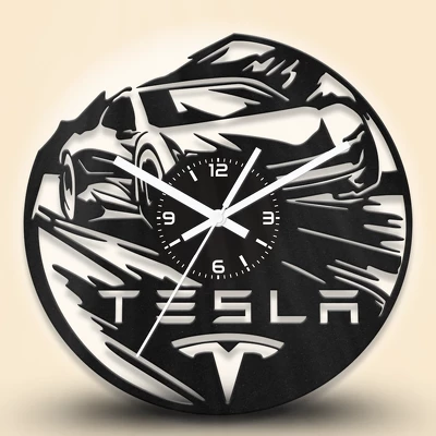 Tesla autós fa falióra