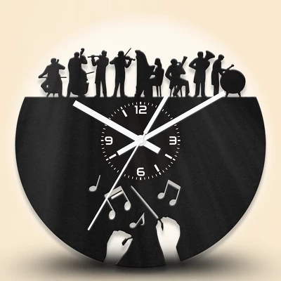 Zenekaros fa falióra