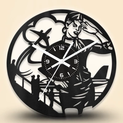 Utaskísérő fa falióra