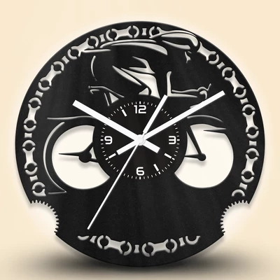 Országúti kerékpáros fa falióra