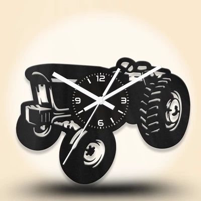 Kistraktoros fa falióra