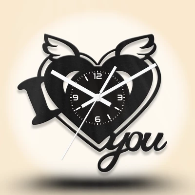 Szív formájú romantikus fa falióra