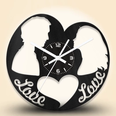 Szív formájú romantikus fa falióra