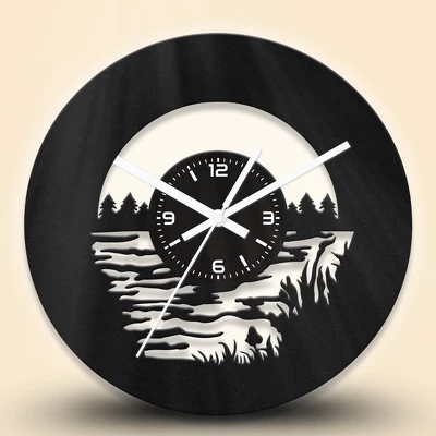 Tájképes fa falióra