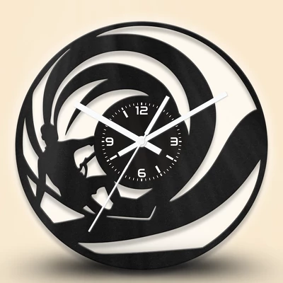 Szörfös fa falióra