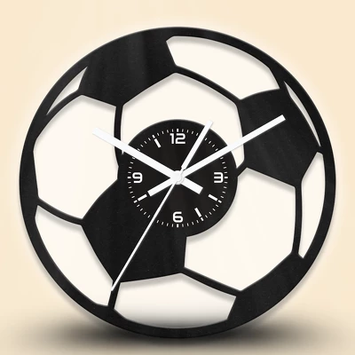 Focilabdás fa falióra