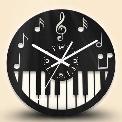 Zongorás fa falióra