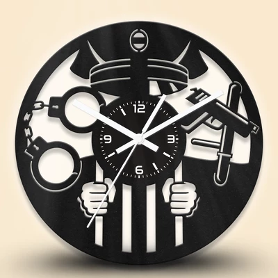 Börtönőr fa falióra