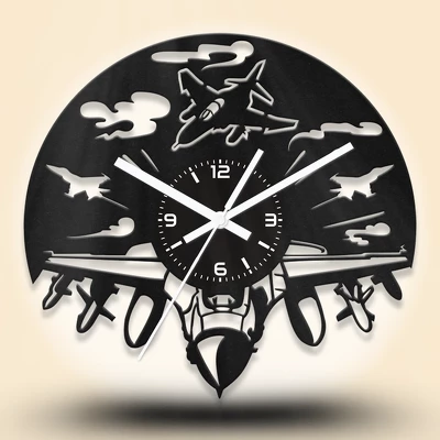 Vadászrepülőgépes fa falióra