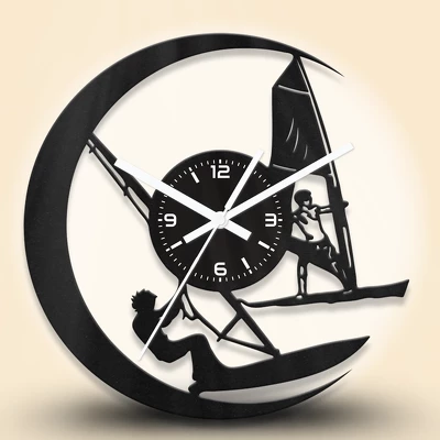 Szörfös fa falióra