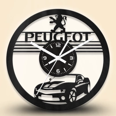 Peugeot autós fa falióra
