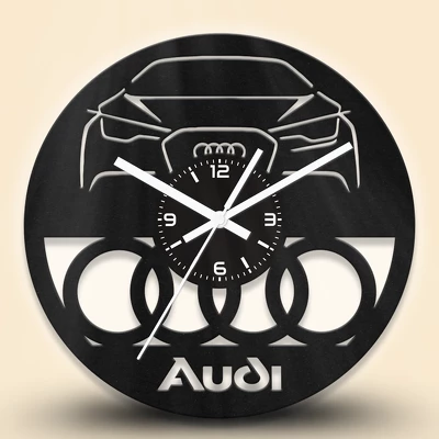 Audi autós fa falióra