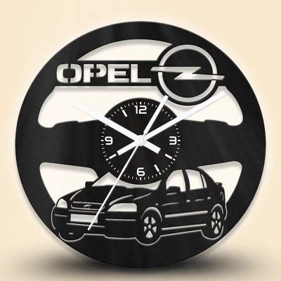 Opel autós fa falióra