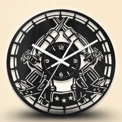 Tetoválóművész fa falióra