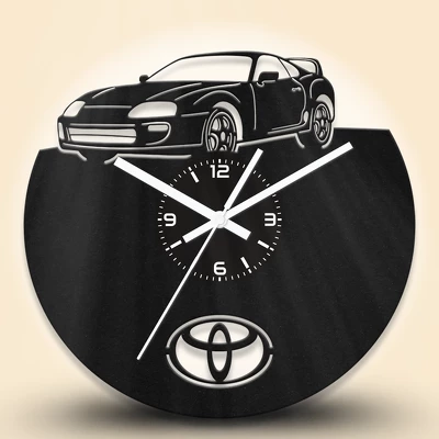 Toyota Supra autós fa falióra