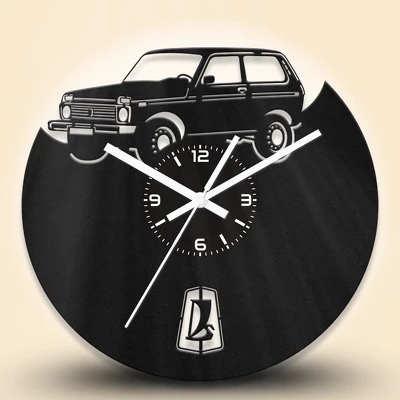 Lada Niva autós fa falióra