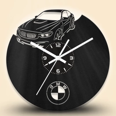 BMW M4 autós fa falióra