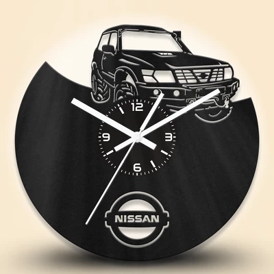 Nissan Patrol autós fa falióra