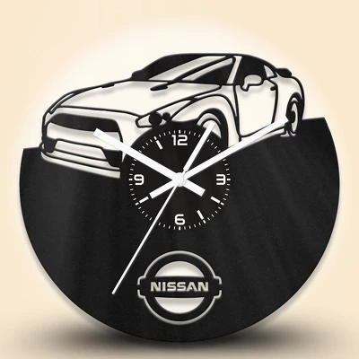 Nissan GTR autós fa falióra