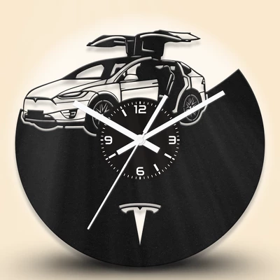 Tesla Model X autós fa falióra