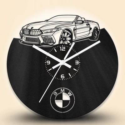 BMW M8 Cabrio autós fa falióra