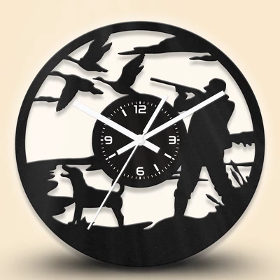 Vadászkutyás fa falióra