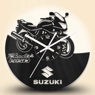 Suzuki Bandit 650 motoros fa falióra