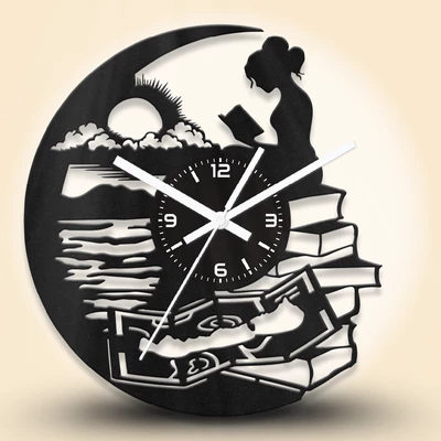 Naplemente a Balatonnál – Olvasó lány fa falióra