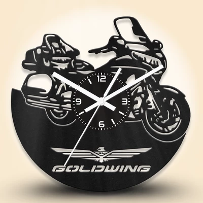 Honda Goldwing motoros fa falióra